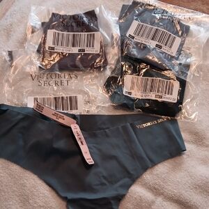 Victoria's Secret Seamless Panties Set - Black and Gray